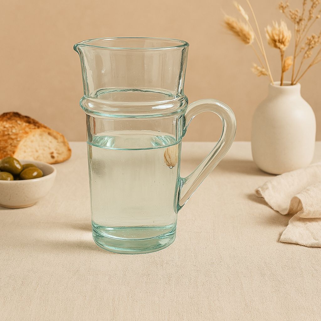 Handgefertigte Karaffe aus Glas – mundgeblasen